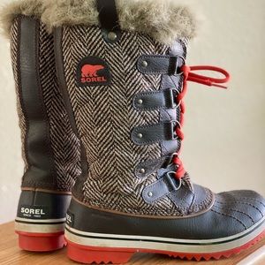 Sorel calf-high winter boots